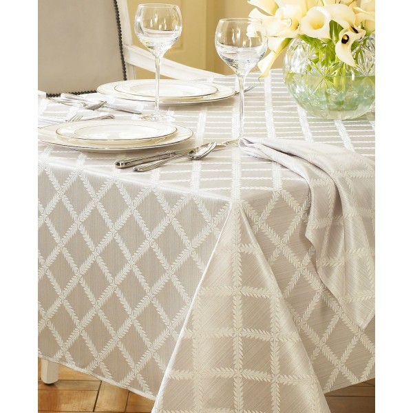 Laurel Leaf Oblong Tablecloth 70 x 86